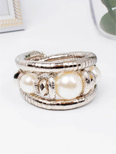 Load image into Gallery viewer, BRACELET WITH PEARLS BR035-100
