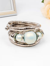 Load image into Gallery viewer, BRACELET WITH PEARLS BR035-100
