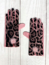 Load image into Gallery viewer, LEOPARD PRINT TOUCH SCREEN GLOVES W/ POM POM GL1174
