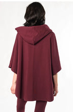Load image into Gallery viewer, DAKOTA HOODED PONCHO 581100
