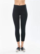 Load image into Gallery viewer, LUCY CAPRI PANT MADE IN CANADA Miik 425
