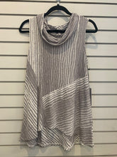 Load image into Gallery viewer, SLEEVELESS COWL H57230
