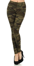 Load image into Gallery viewer, CAMO GREEN -REGULAR BAND LEGGING FLIRTY AND FEMME
