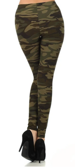 Load image into Gallery viewer, CAMO GREEN -REGULAR BAND LEGGING FLIRTY AND FEMME
