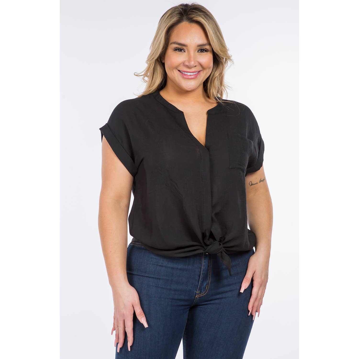 PLUS SIZE SHORT SLEEVE BUTTON DOWN BLOUSE