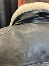 Load image into Gallery viewer, LEATHER BOMBER JACKET 40524
