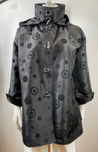 Load image into Gallery viewer, BLACK MULTI DOTS REVERSIBLE RAIN JACKET 8840
